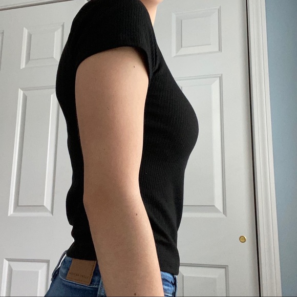 Hollister Black Key Hole Tee - Picture 4 of 8